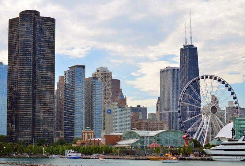 chicago-illinois-skyline-skyscrapers 360 chicago vs skydeck