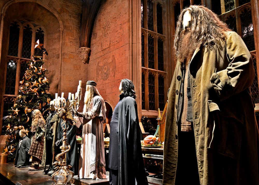 costumes-in-hogwarts-great-hall-london- harry potter world uk