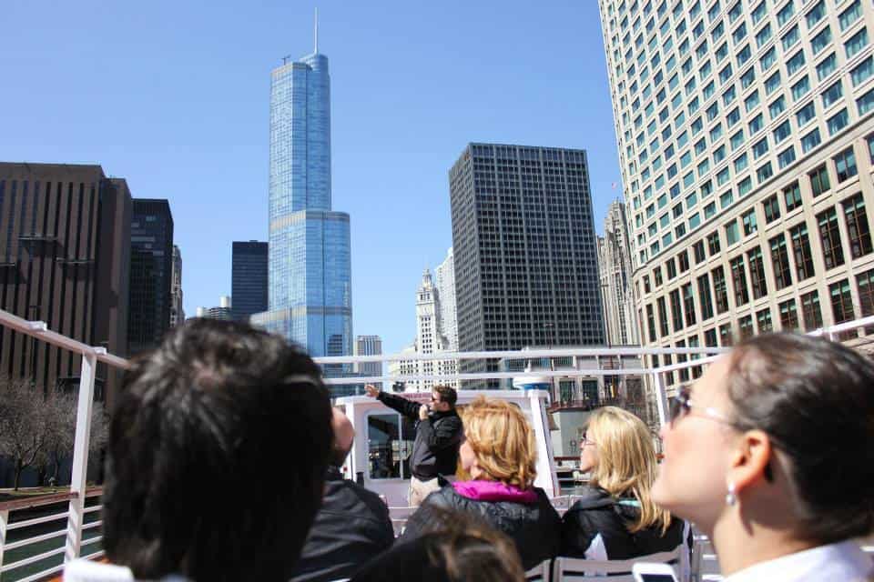Group travel on a boat in Chicago
