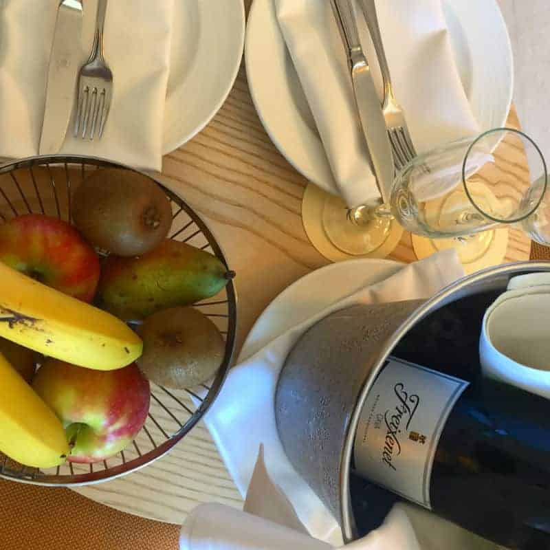 hotel perks bubbly and fruit sri lanka