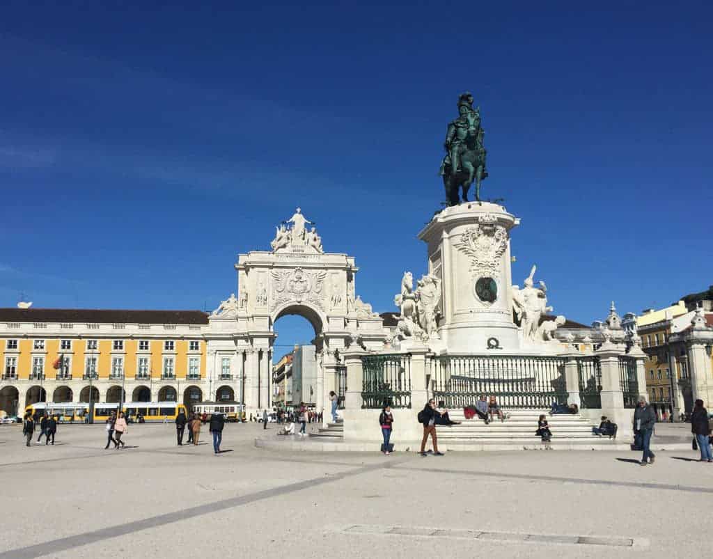 lisbon portugal statue