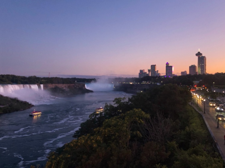 Niagara falls as sun is setting-02