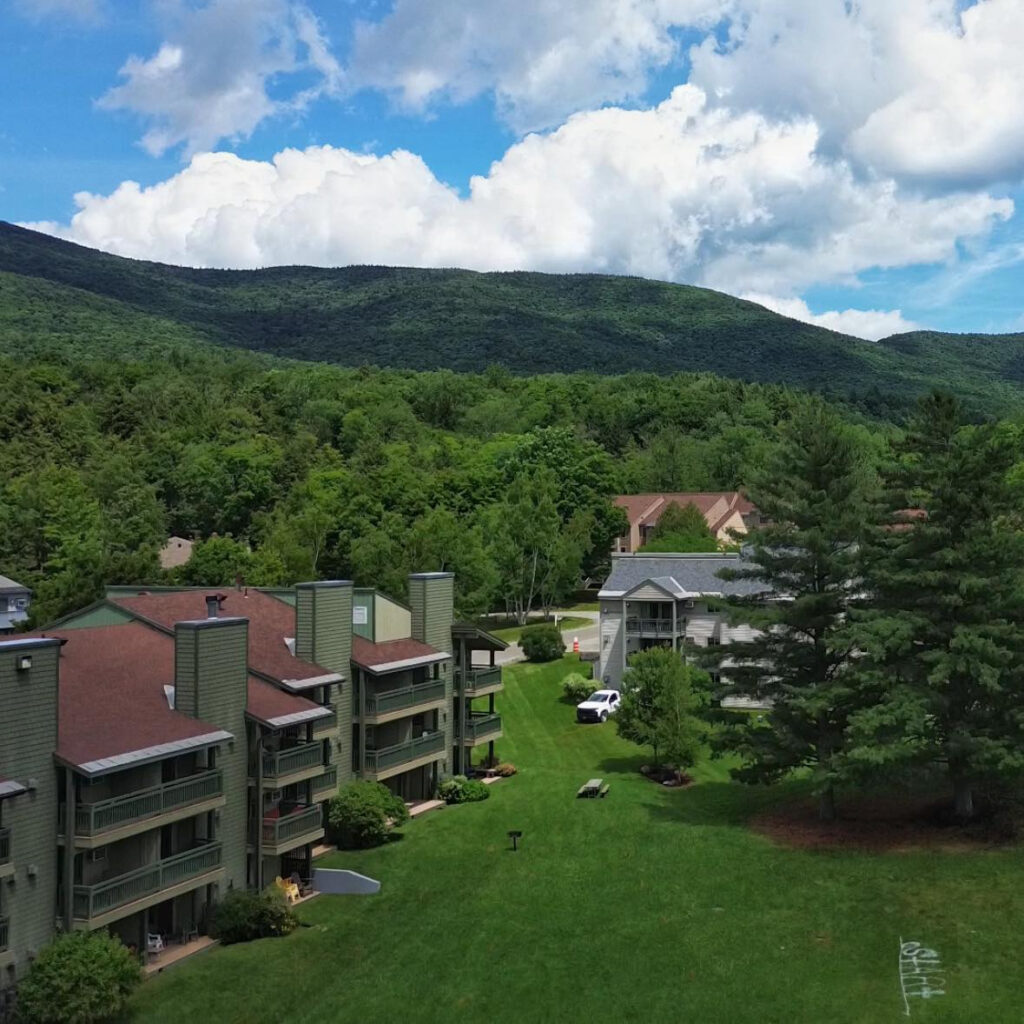 ariel-view-of-smugglers-notch-resort-in-vermont