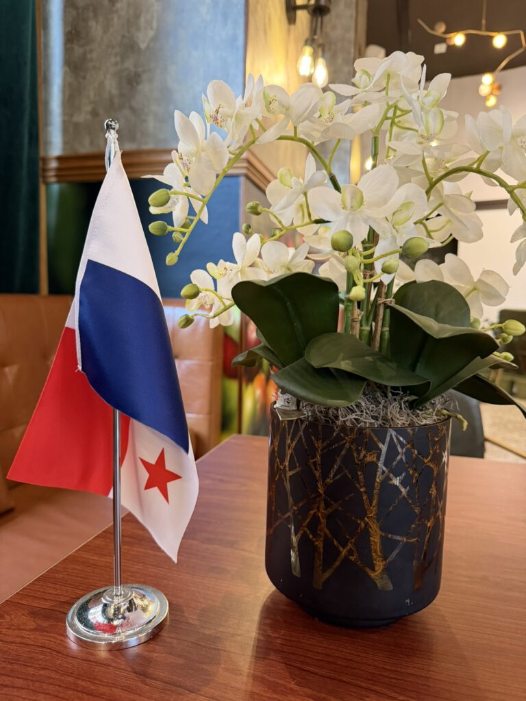 giesh coffee tour table with panama flag